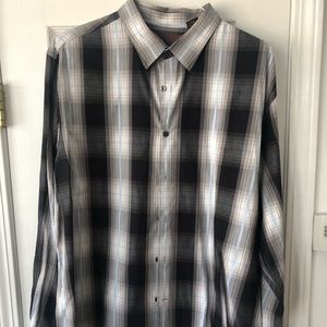 Perry Ellis button down casual shirt